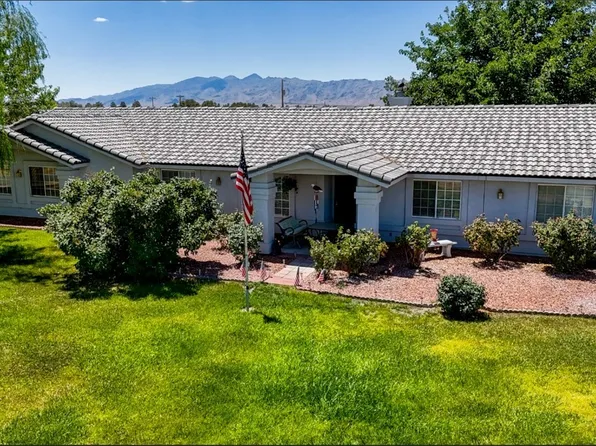 301 W Hickory St, Pahrump, NV 89048