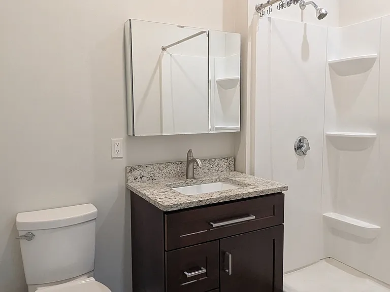 273 Bullocks Point Ave #5 — Photo 8