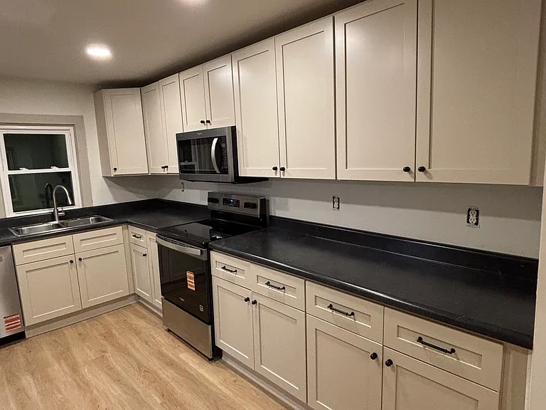 1210 E Chilhowie Ave — Photo 8