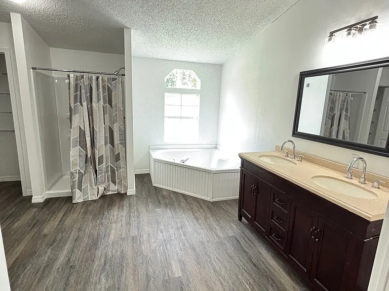 9361 State Route 100 SE — Photo 6