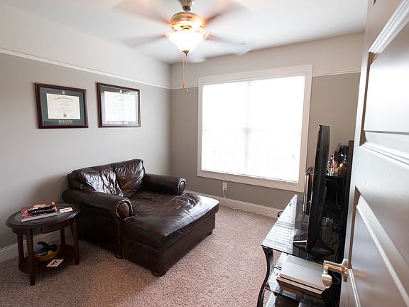 3rd image of 1201 Helmsdale Dr