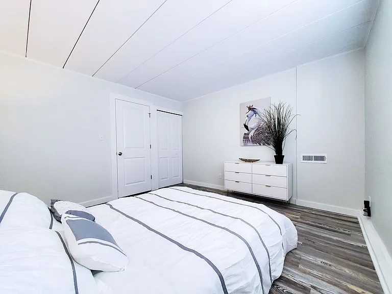 Shorewood Apartments — Photo 13