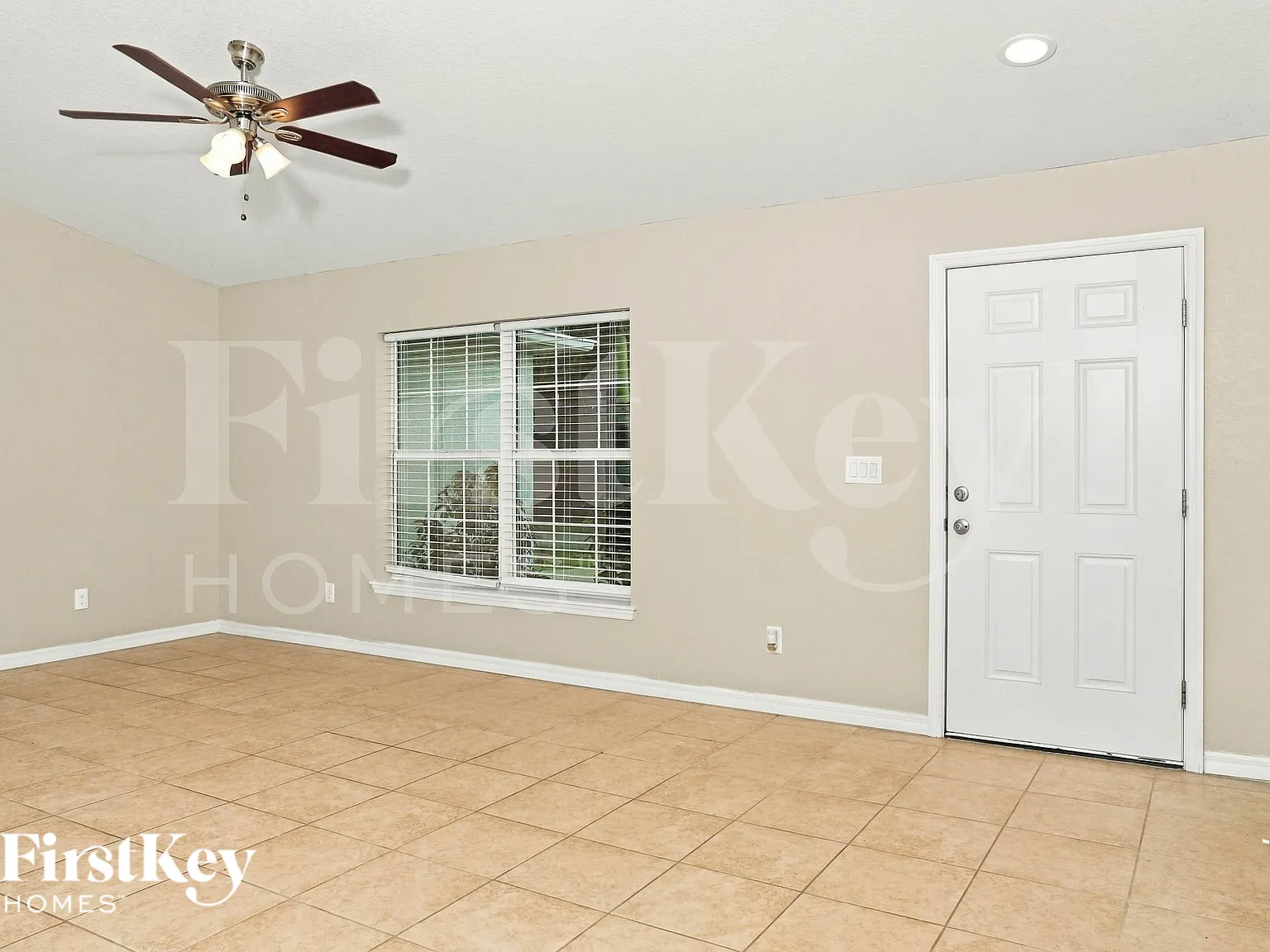 3 bed, 2.0 bath, 1612 sqft, $1,640 — Photo 3