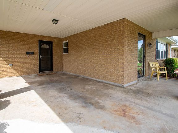 4th image of 713 Willow St