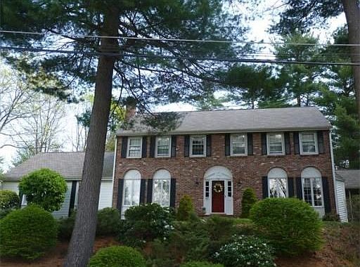 4th image of 45 Blueberry Ln