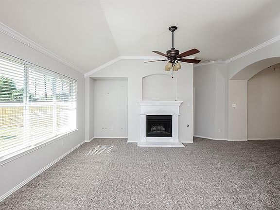 3rd image of 2744 Sunlight Dr