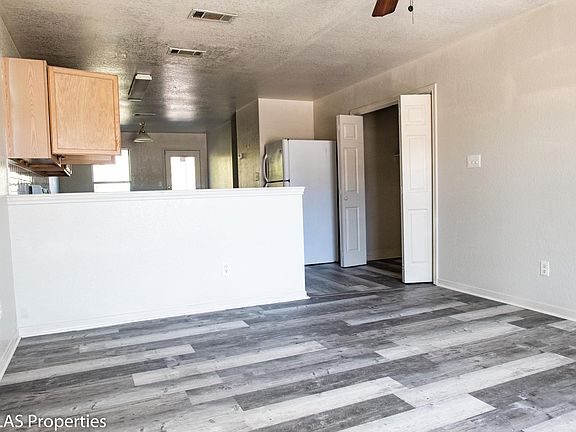 3rd image of 2913 Cantabrian Dr APT C