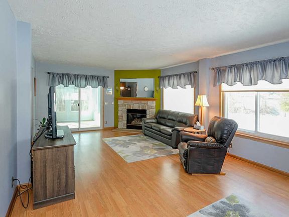 5th image of 5888 Violet Ln