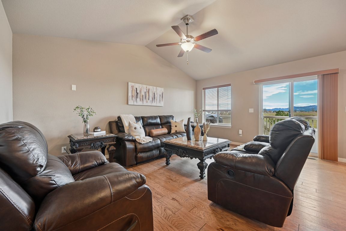 next background image