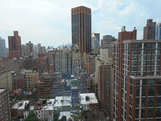 Rented by Carlyle Property Management | media 3