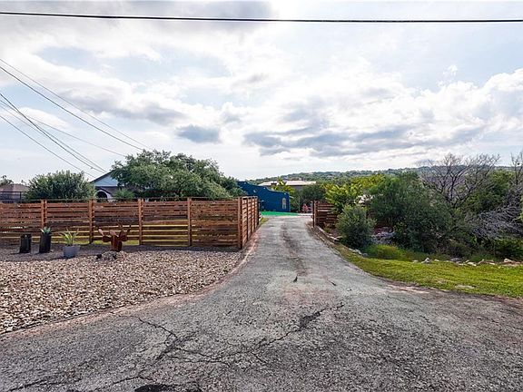 4th image of 22112 Briarcliff Dr