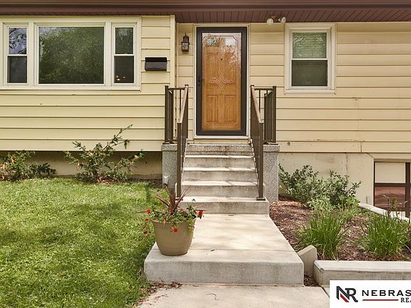 3rd image of 12301 Seldin Dr