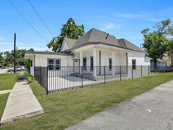 5th image of 1912 Gentry St