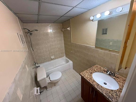 4th image of 5 Olive Dr APT 12