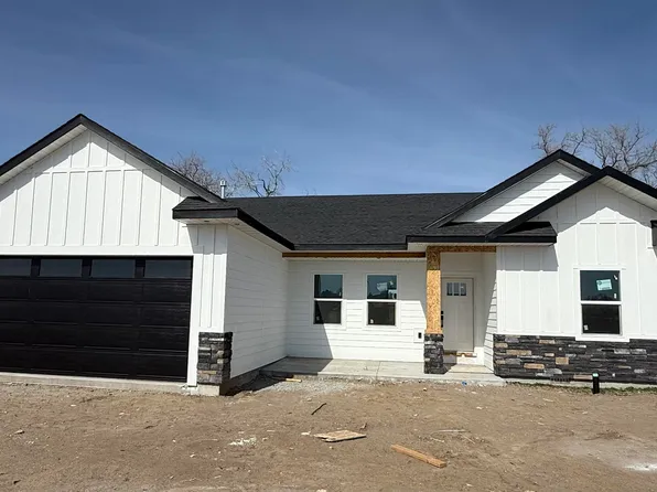 922 14th St, Rupert, ID 83350