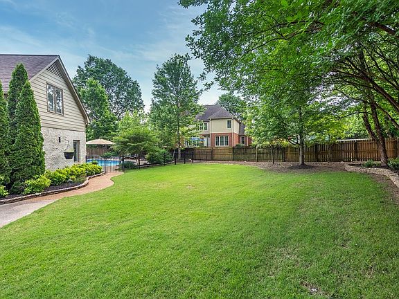 3rd image of 2177 Dogwood Oaks Dr