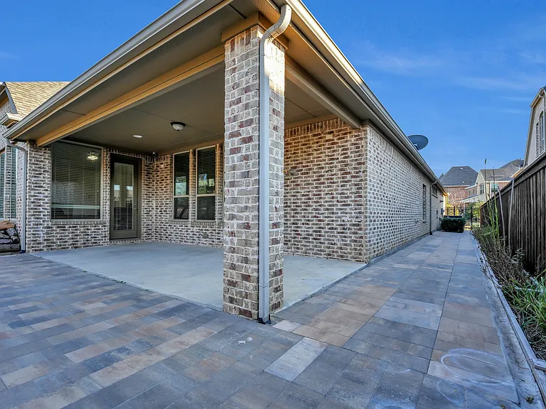 1011 Prairie Ridge Ln — Photo 15