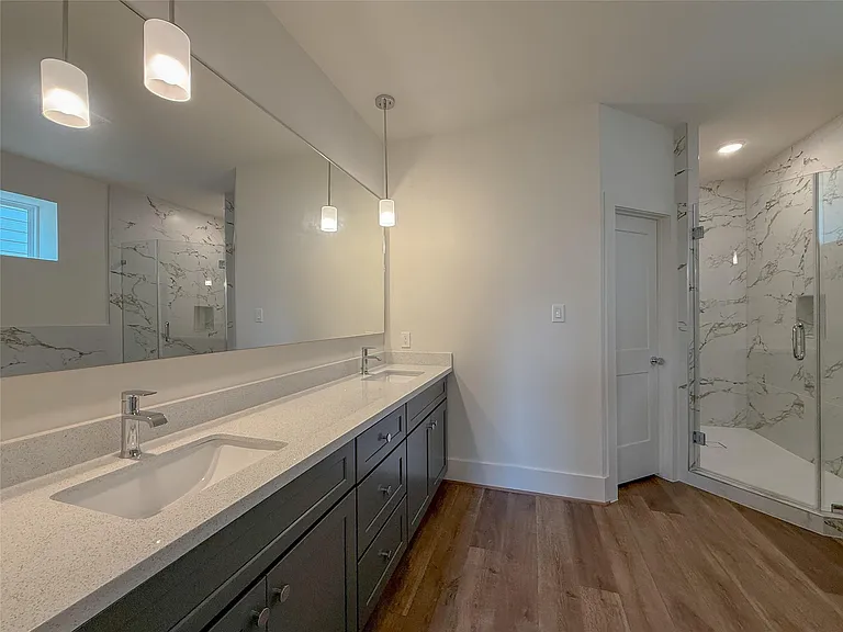 879 Rachel St #F — Photo 14