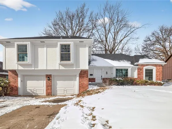 10310 Eby St, Overland Park, KS 66212