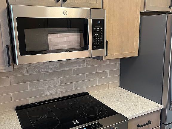 5th image of 805 S Despelder St APT 15
