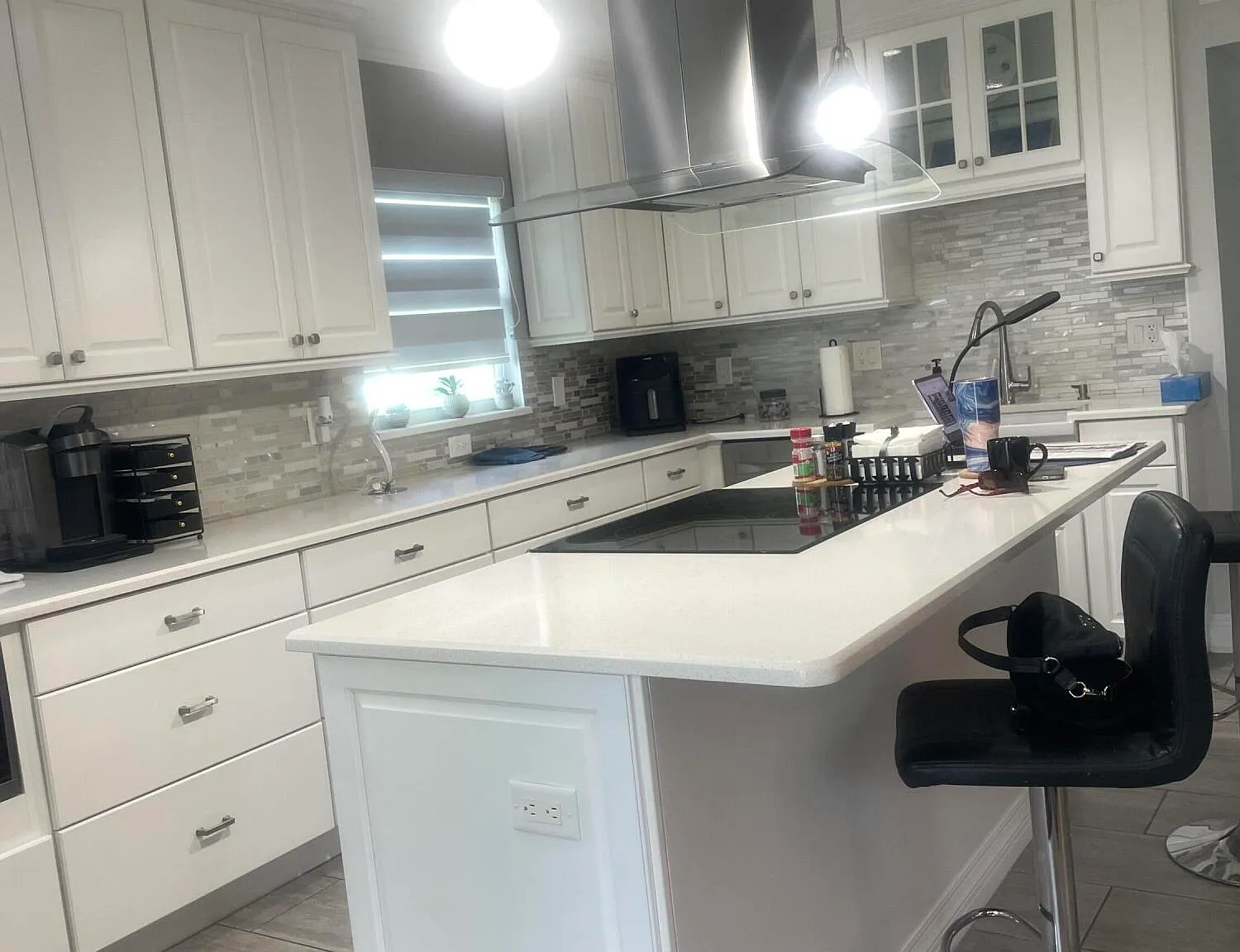 2 bed, 2.0 bath, 883 sqft, $1,900 — Photo 2