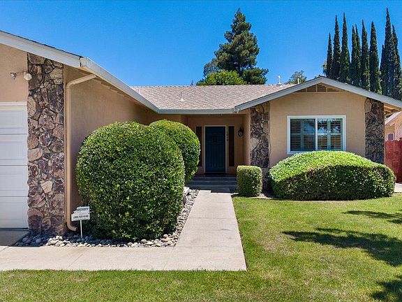 5th image of 1016 Lillian Dr