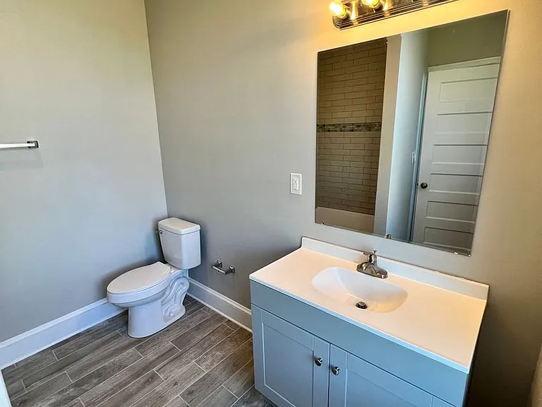 2331 W Grace Street — Photo 17