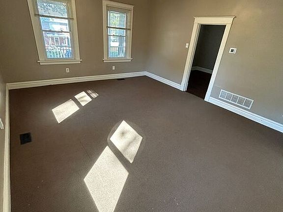 5th image of 3610 Oakmount Ave