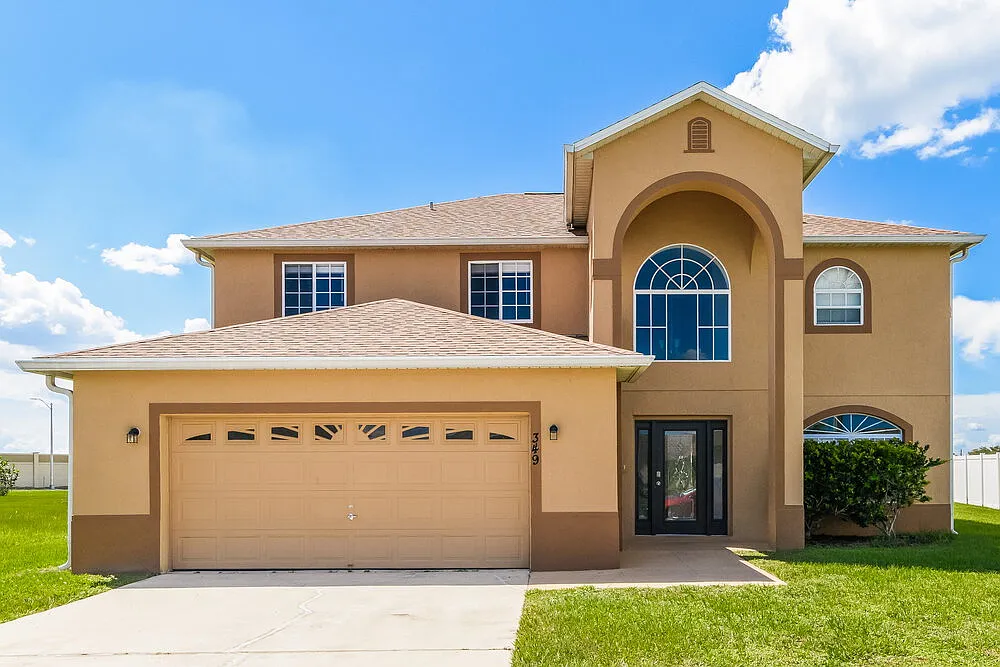 4 bed, 3.0 bath, 2847 sqft, $2,590 — Photo 1