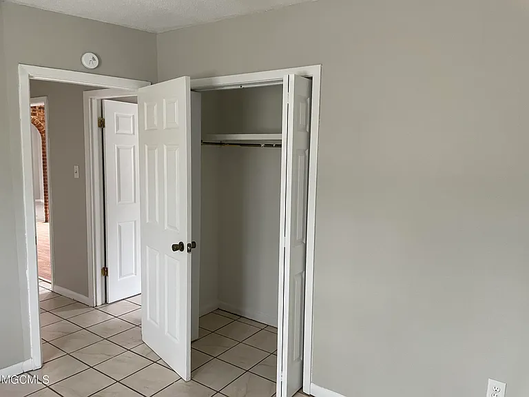 2501 Academy Dr — Photo 12