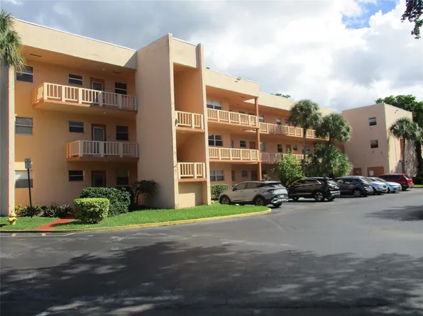 8390 Lagos De Campo Boulevard #304, Tamarac, FL 33321