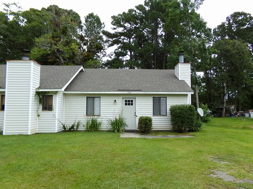 208 Cedar Ridge Ln