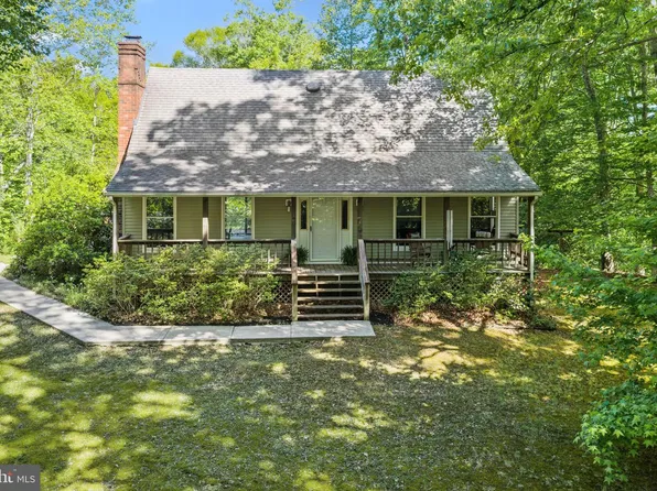 4631 Nomini Hall Rd, Hague, VA 22469