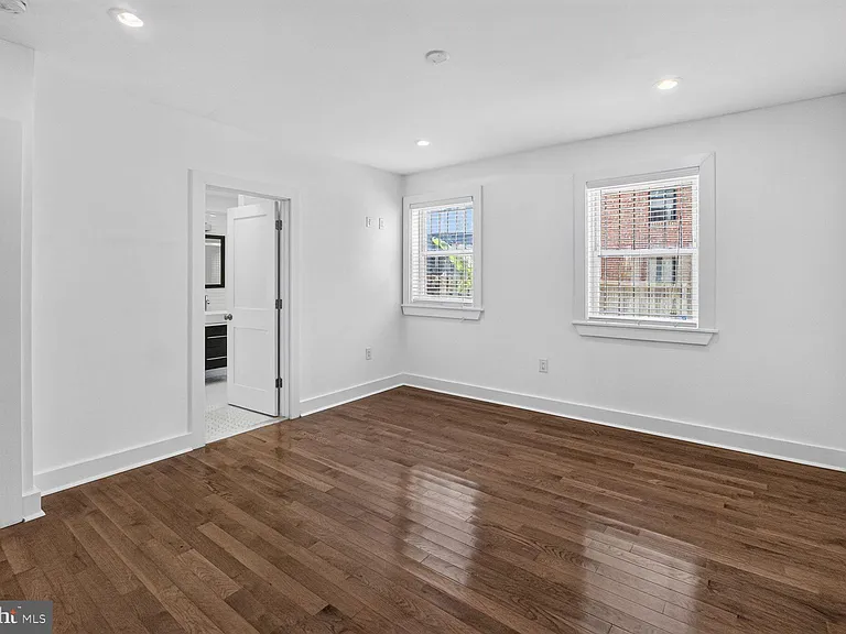 815 L St SE #1 — Photo 11