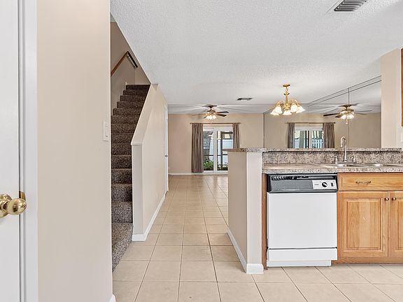 4th image of 2519 NE 15th Street