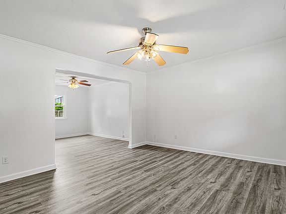 5th image of 3423 Club House Rd