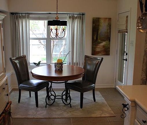 5th image of 5724 Meadowglen Dr