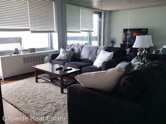 4th image of 1255 N Sandburg Ter Unit 2708E
