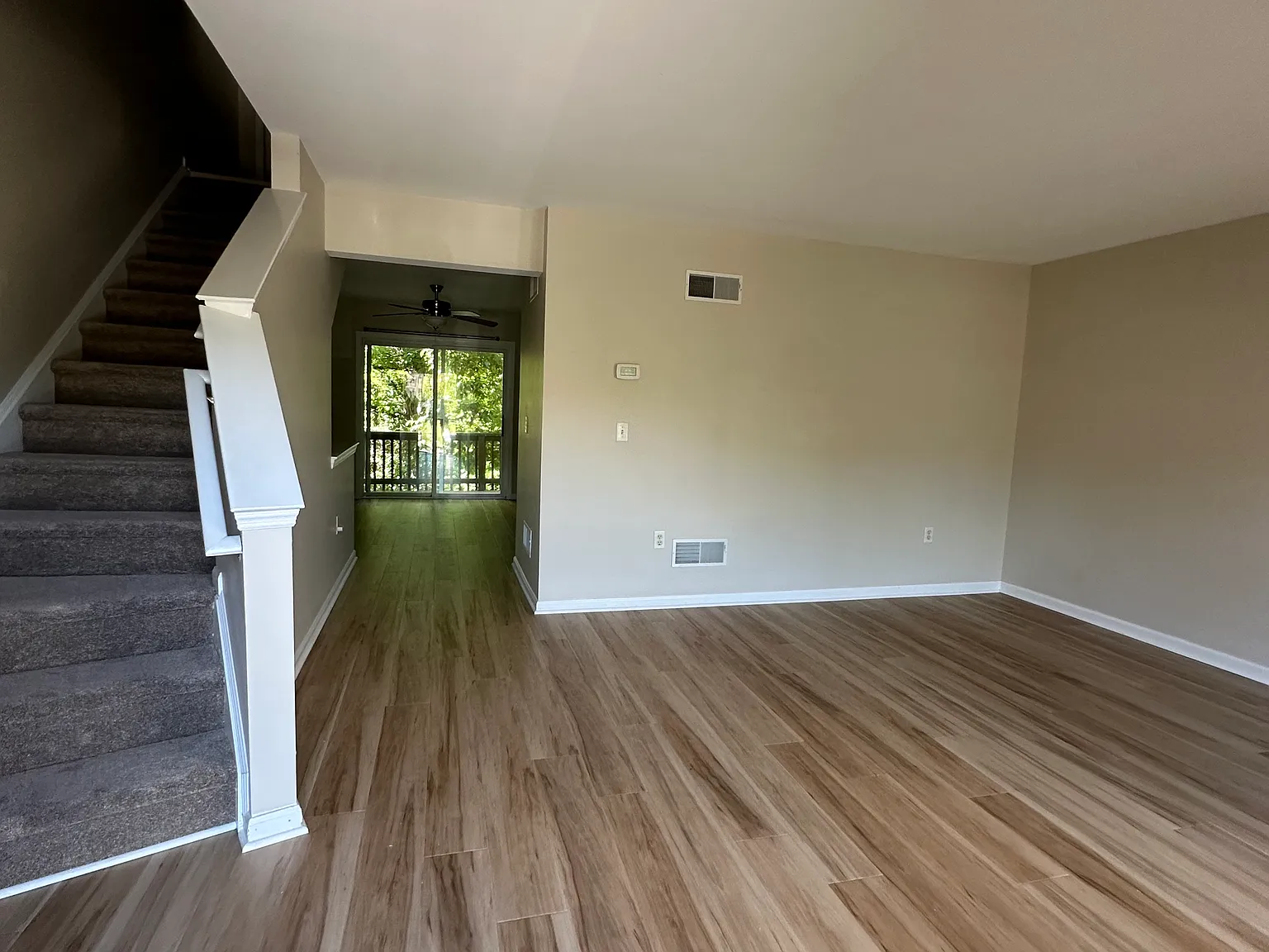 2 bed, 1246 sqft, $1,800 — Photo 2
