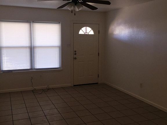 4th image of 303 Bonnie Ln #A