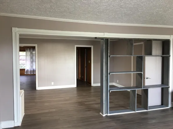 1408 S 4th St, Hartsville, SC 29550