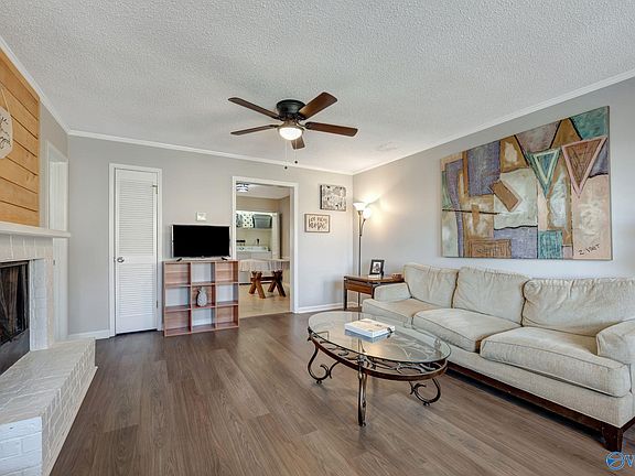 3rd image of 11568 Jade Ln SE