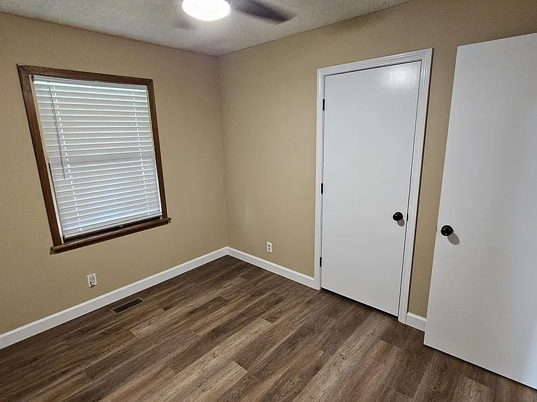 1101 NW Howard Ave — Photo 8