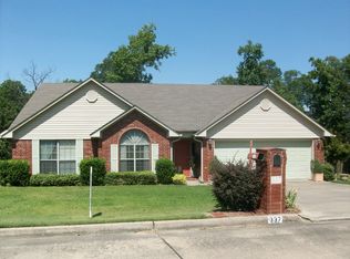 337 Regal Oaks Cir, White Hall, AR 71602