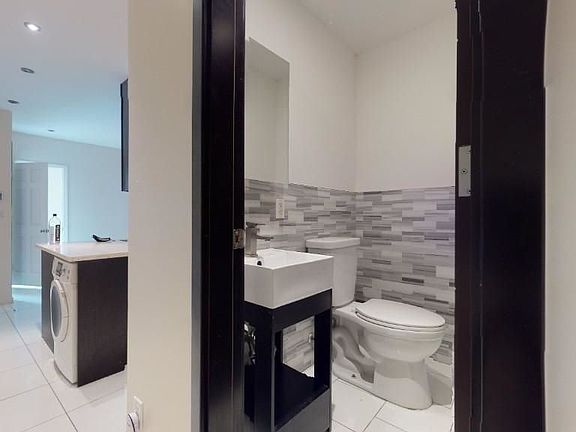 5th image of 204 W 108th St #46A