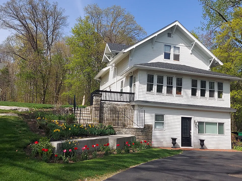 32 Boston Rd