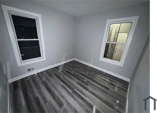 933 Grove St #1 — Photo 4