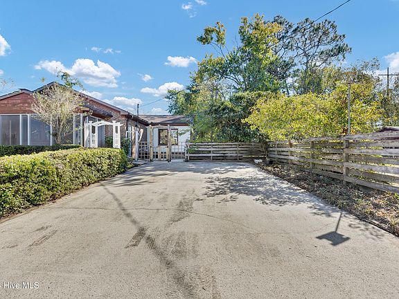 3rd image of 4802 Stillwell Road