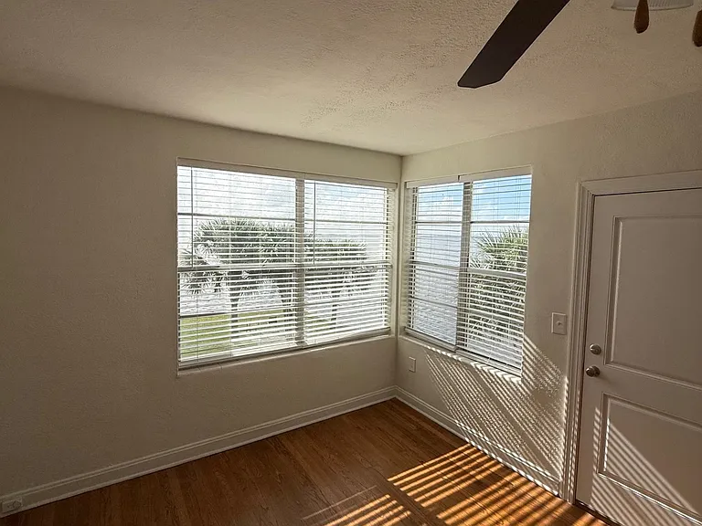 2764 Vernon Ter #B3 — Photo 2