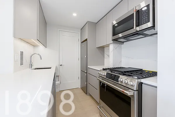 Rented by A&E Real Estate Management | media 9